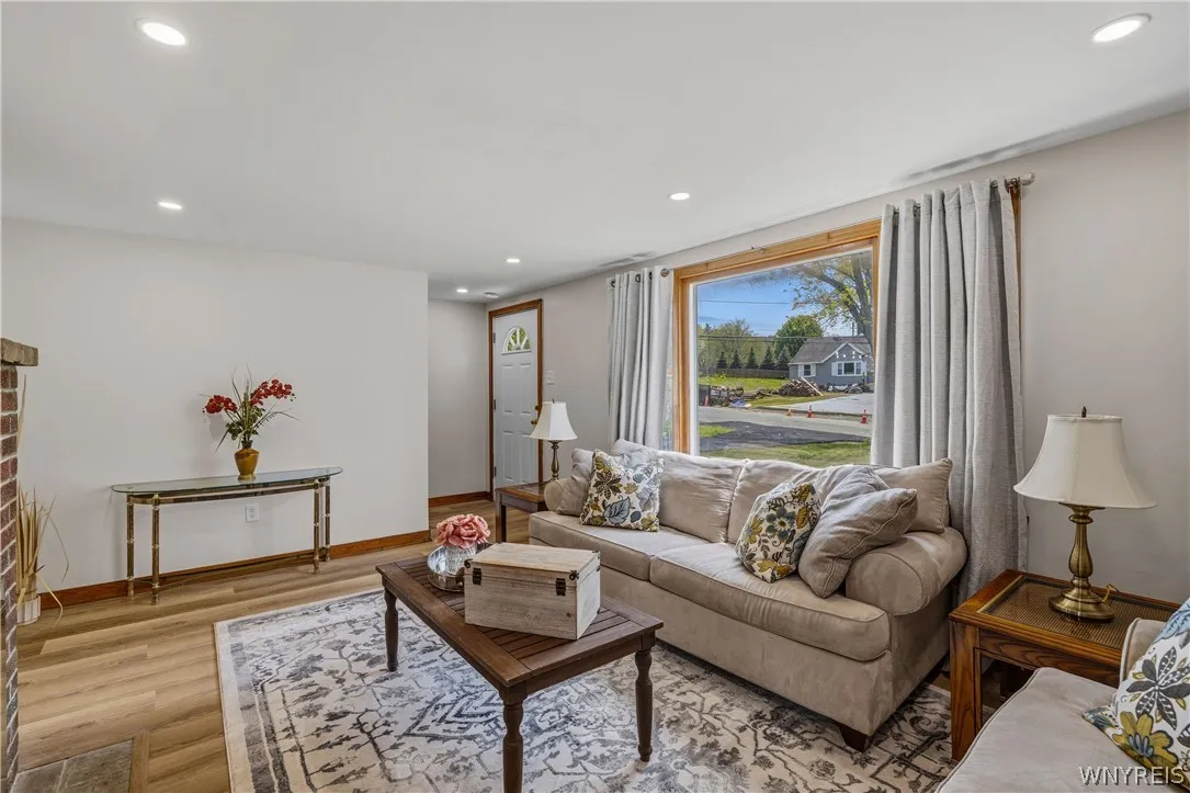 6164 Ward Road, Orchard Park, New York 14127, Orchard Park, New York 14127, 3 Bedrooms Bedrooms, 5 Rooms Rooms,2 BathroomsBathrooms,Residential,For Sale,6164 Ward Road, Orchard Park, New York 14127,0,B1681109