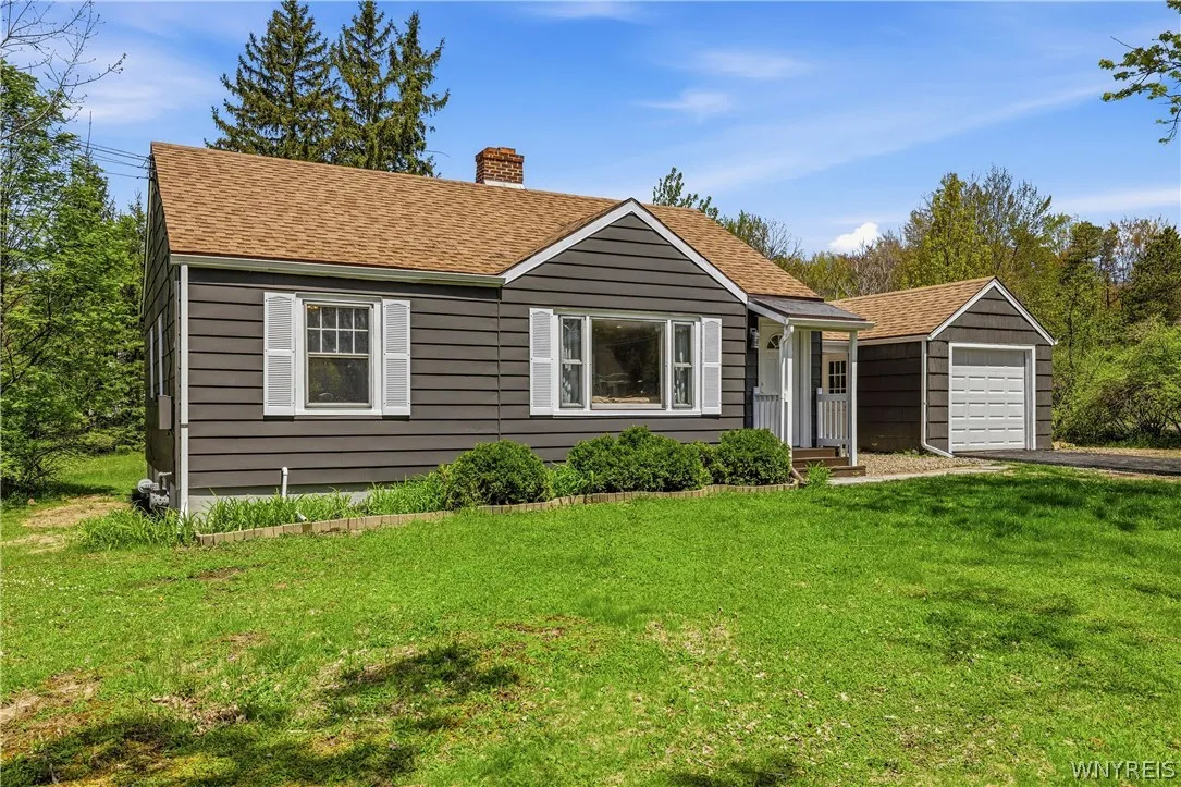 6164 Ward Road, Orchard Park, New York 14127, Orchard Park, New York 14127, 3 Bedrooms Bedrooms, 5 Rooms Rooms,2 BathroomsBathrooms,Residential,For Sale,6164 Ward Road, Orchard Park, New York 14127,0,B1681109
