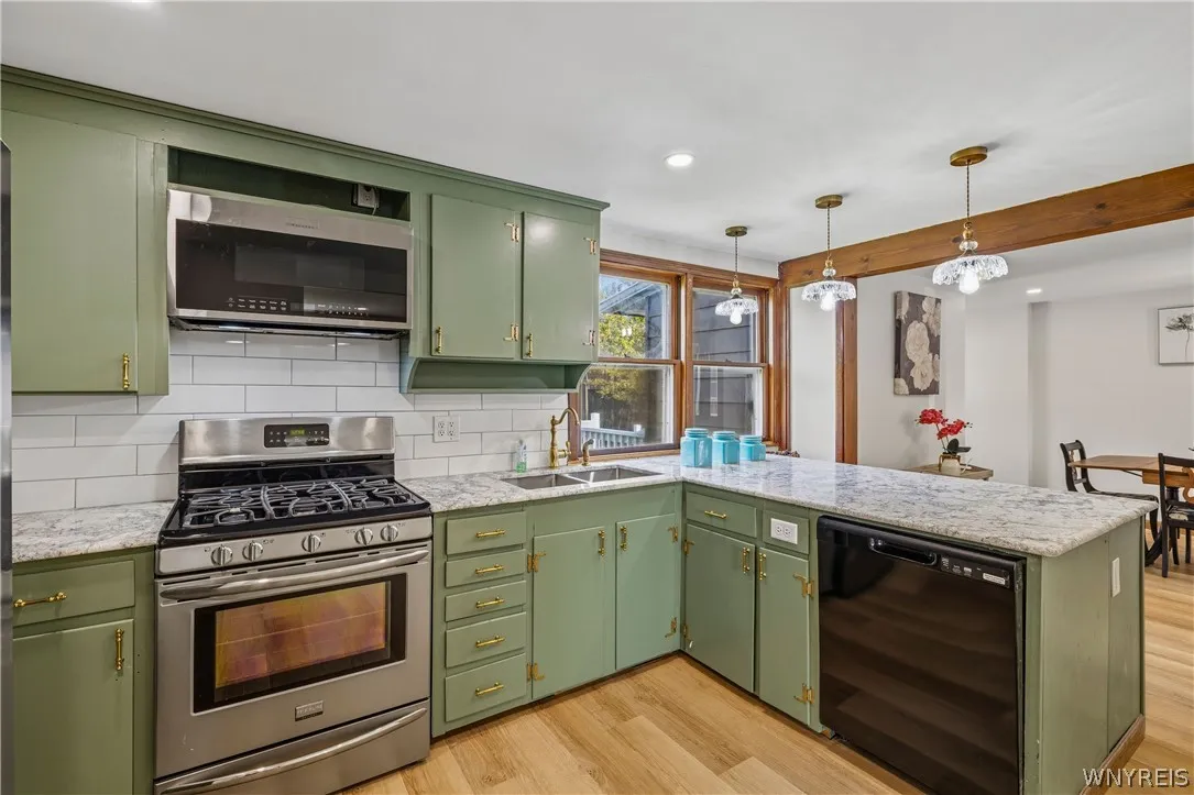 6164 Ward Road, Orchard Park, New York 14127, Orchard Park, New York 14127, 3 Bedrooms Bedrooms, 5 Rooms Rooms,2 BathroomsBathrooms,Residential,For Sale,6164 Ward Road, Orchard Park, New York 14127,0,B1681109