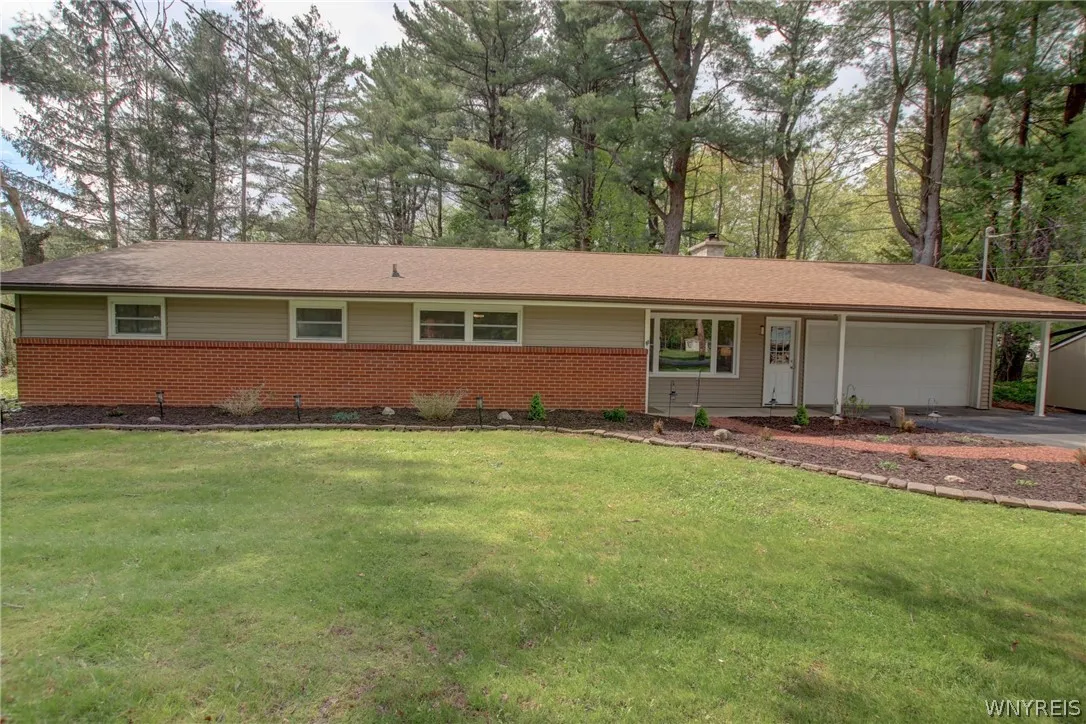 215 Greenwood Drive, Aurora, New York 14052, Aurora, New York 14052, 3 Bedroom Bedrooms, 6 Room Rooms,1 BathroomBathrooms,Residential,Closed,215 Greenwood Drive, Aurora, New York 14052,0,B1681437
