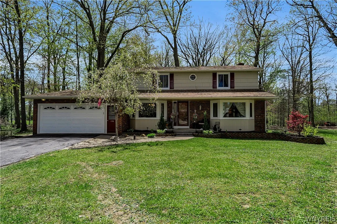 126 Amberwood Drive, Grand Island, New York 14072, Grand Island, New York 14072, 4 Bedroom Bedrooms, 8 Room Rooms,2 BathroomBathrooms,Residential,Closed,126 Amberwood Drive, Grand Island, New York 14072,0,B1681496