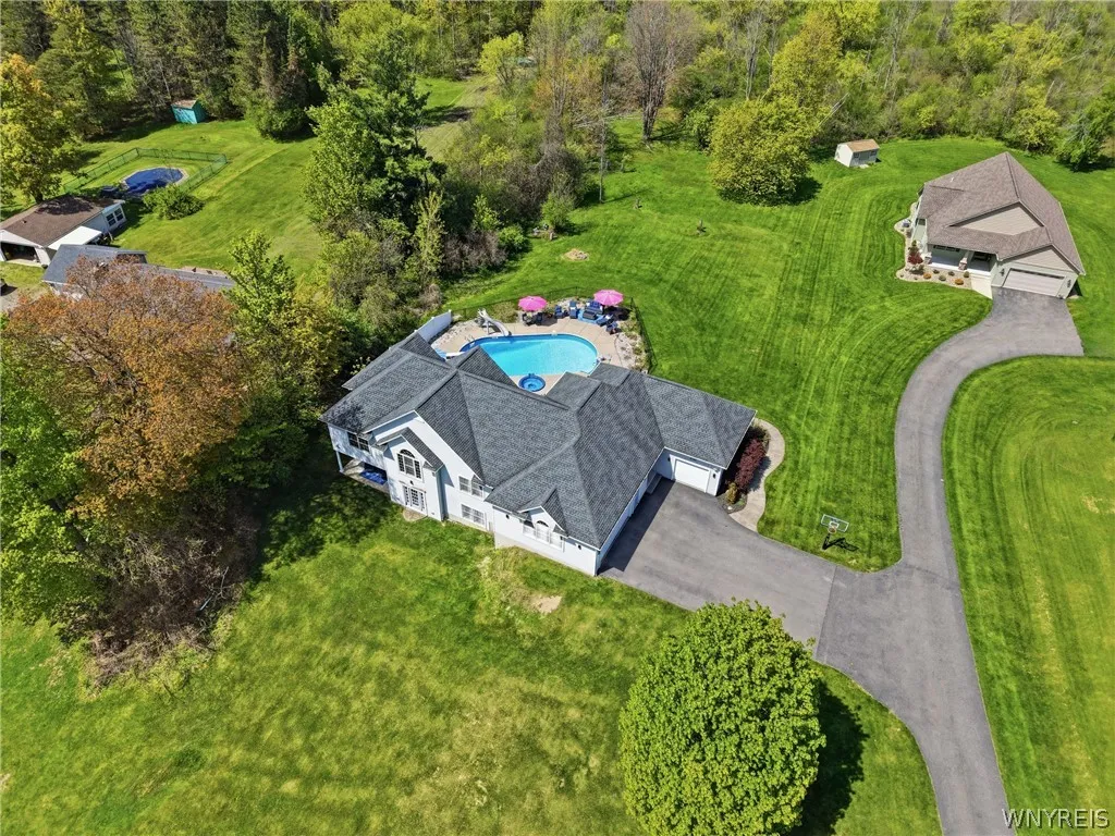 6784 Milestrip Road, Orchard Park, New York 14127, Orchard Park, New York 14127, 4 Bedrooms Bedrooms, 15 Rooms Rooms,3 BathroomsBathrooms,Residential,For Sale,6784 Milestrip Road, Orchard Park, New York 14127,0,B1681566