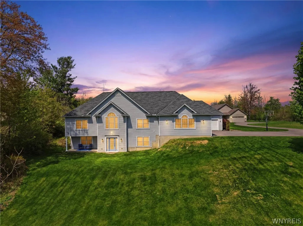6784 Milestrip Road, Orchard Park, New York 14127, Orchard Park, New York 14127, 4 Bedrooms Bedrooms, 15 Rooms Rooms,3 BathroomsBathrooms,Residential,For Sale,6784 Milestrip Road, Orchard Park, New York 14127,0,B1681566