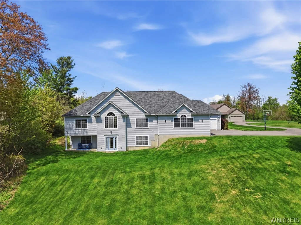 6784 Milestrip Road, Orchard Park, New York 14127, Orchard Park, New York 14127, 4 Bedrooms Bedrooms, 15 Rooms Rooms,3 BathroomsBathrooms,Residential,For Sale,6784 Milestrip Road, Orchard Park, New York 14127,0,B1681566