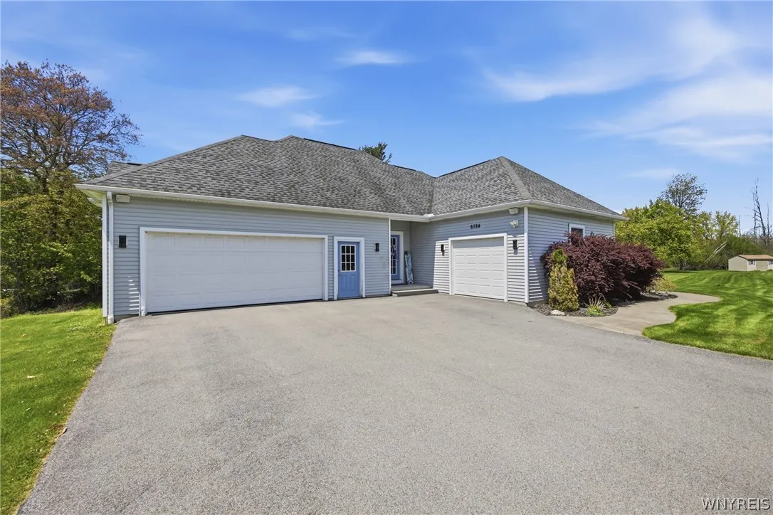 6784 Milestrip Road, Orchard Park, New York 14127, Orchard Park, New York 14127, 4 Bedrooms Bedrooms, 15 Rooms Rooms,3 BathroomsBathrooms,Residential,For Sale,6784 Milestrip Road, Orchard Park, New York 14127,0,B1681566