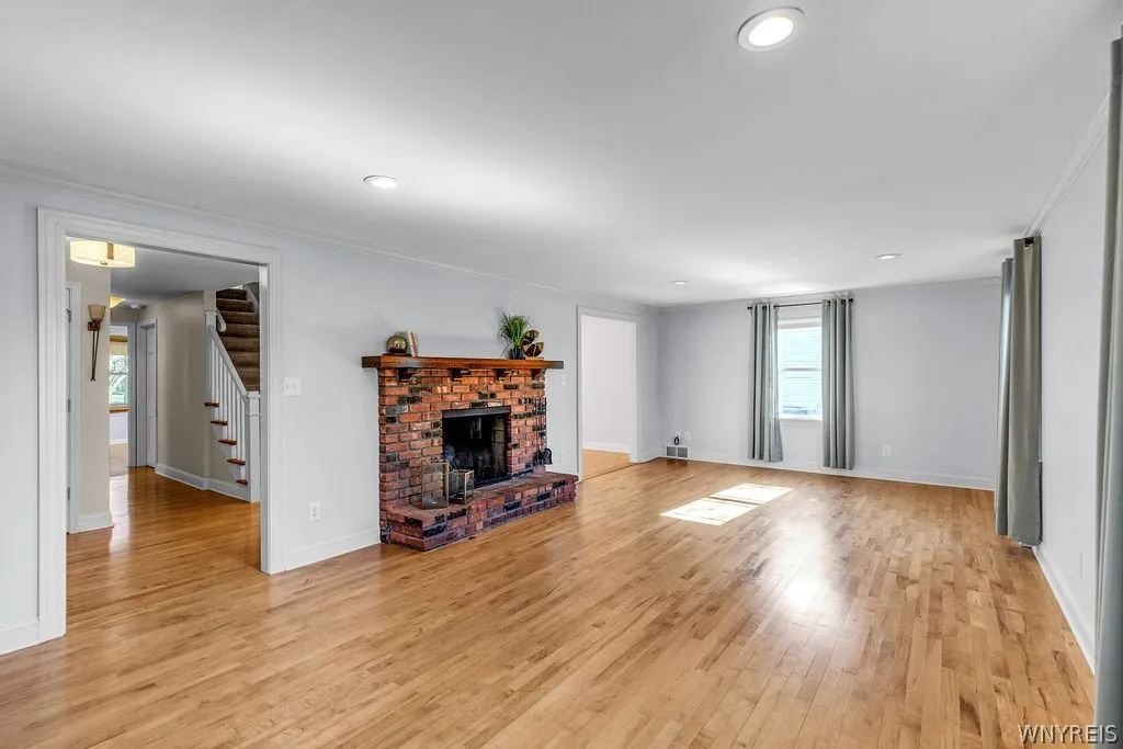 9630 High Street, Clarence, New York 14032, Clarence, New York 14032, 4 Bedrooms Bedrooms, 9 Rooms Rooms,2 BathroomsBathrooms,Residential,For Sale,9630 High Street, Clarence, New York 14032,0,B1680821