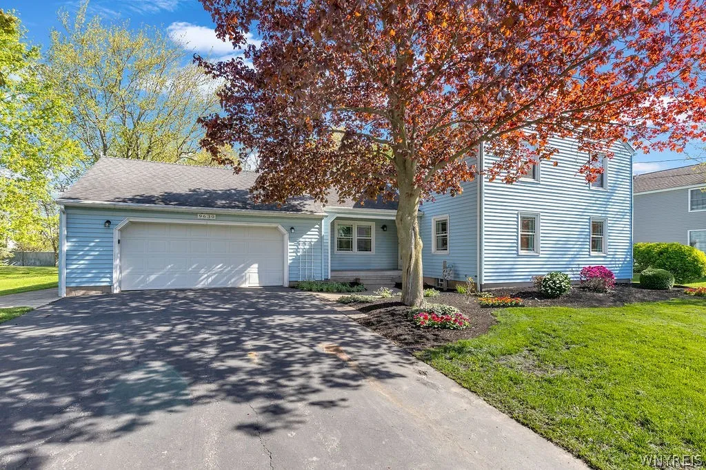 9630 High Street, Clarence, New York 14032, Clarence, New York 14032, 4 Bedrooms Bedrooms, 9 Rooms Rooms,2 BathroomsBathrooms,Residential,For Sale,9630 High Street, Clarence, New York 14032,0,B1680821
