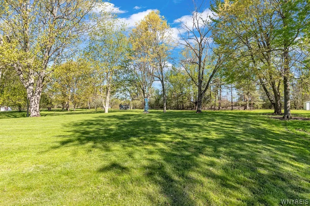 9630 High Street, Clarence, New York 14032, Clarence, New York 14032, 4 Bedrooms Bedrooms, 9 Rooms Rooms,2 BathroomsBathrooms,Residential,For Sale,9630 High Street, Clarence, New York 14032,0,B1680821