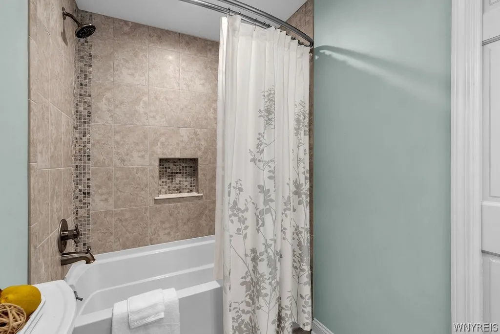 9630 High Street, Clarence, New York 14032, Clarence, New York 14032, 4 Bedrooms Bedrooms, 9 Rooms Rooms,2 BathroomsBathrooms,Residential,For Sale,9630 High Street, Clarence, New York 14032,0,B1680821