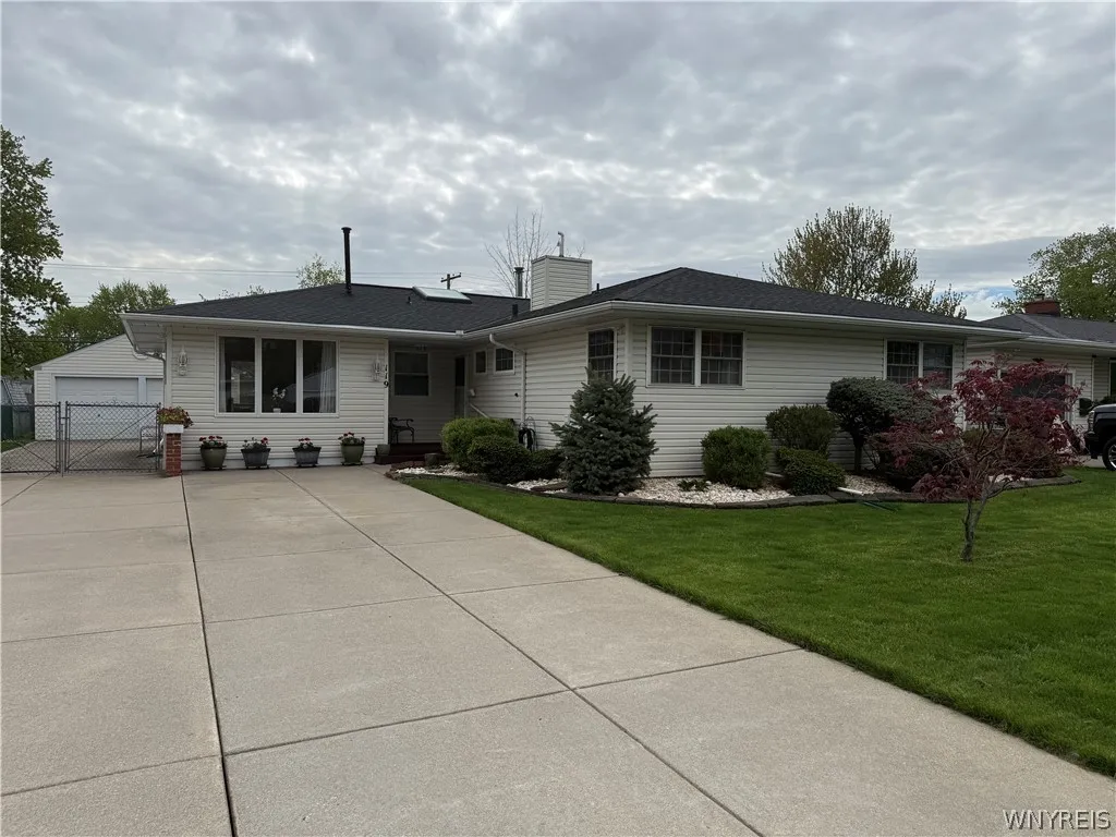 119 Greenleaf Avenue, Tonawanda, New York 14150, Tonawanda, New York 14150, 5 Bedroom Bedrooms, 9 Room Rooms,1 BathroomBathrooms,Residential,Closed,119 Greenleaf Avenue, Tonawanda, New York 14150,0,B1680761
