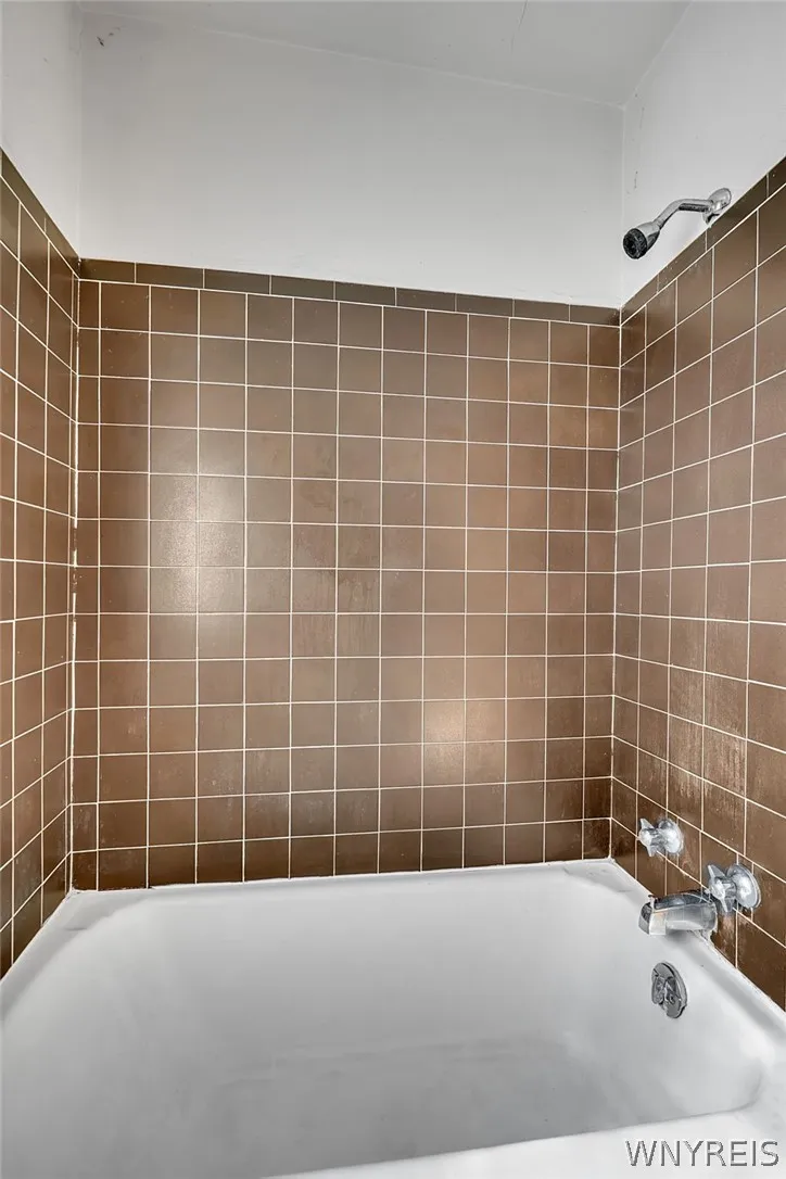 2123 Clinton Street, West Seneca, New York 14206, West Seneca, New York 14206, 4 Rooms Rooms,Commercial Sale,For Sale,2123 Clinton Street, West Seneca, New York 14206,0,B1681894