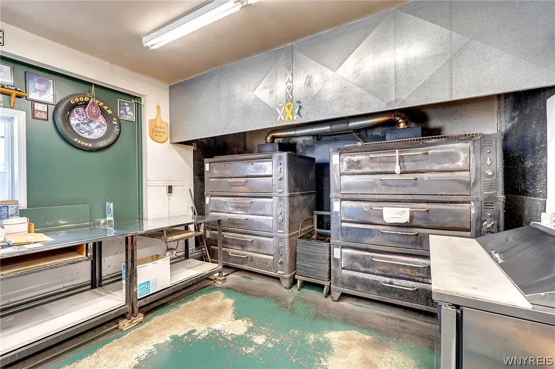 2123 Clinton Street, West Seneca, New York 14206, West Seneca, New York 14206, 4 Rooms Rooms,Commercial Sale,For Sale,2123 Clinton Street, West Seneca, New York 14206,0,B1681894