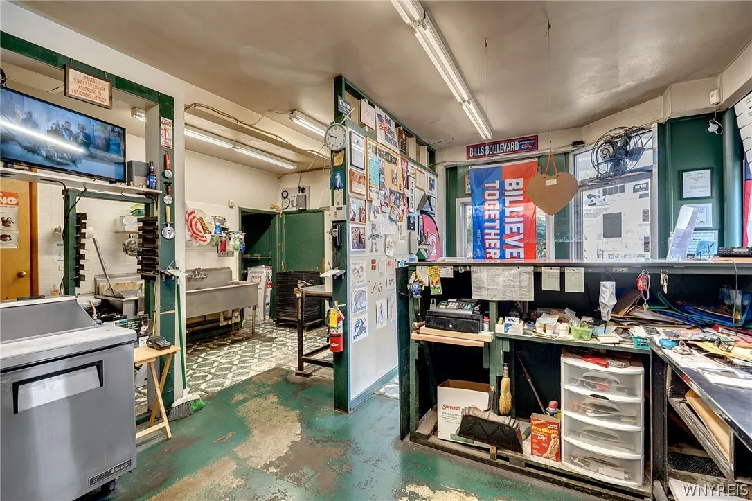 2123 Clinton Street, West Seneca, New York 14206, West Seneca, New York 14206, 4 Rooms Rooms,Commercial Sale,For Sale,2123 Clinton Street, West Seneca, New York 14206,0,B1681894