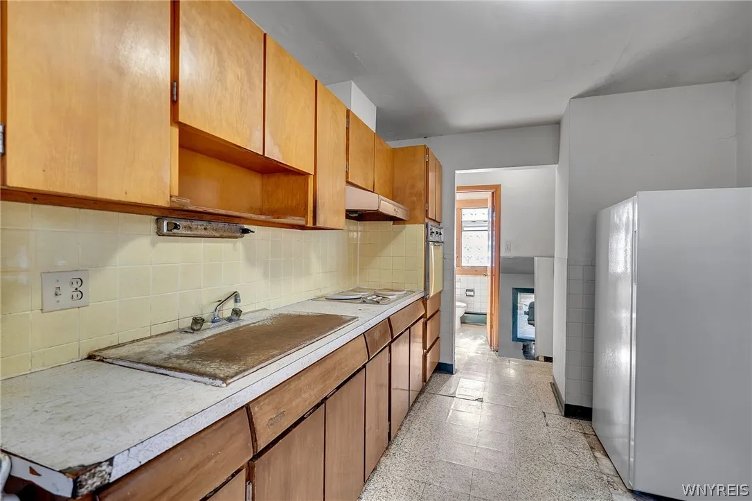 2123 Clinton Street, West Seneca, New York 14206, West Seneca, New York 14206, 4 Rooms Rooms,Commercial Sale,For Sale,2123 Clinton Street, West Seneca, New York 14206,0,B1681894