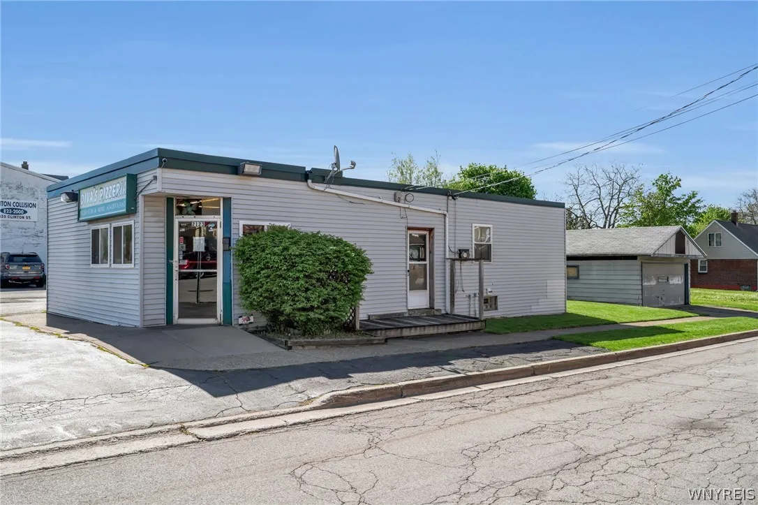 2123 Clinton Street, West Seneca, New York 14206, West Seneca, New York 14206, 4 Rooms Rooms,Commercial Sale,For Sale,2123 Clinton Street, West Seneca, New York 14206,0,B1681894