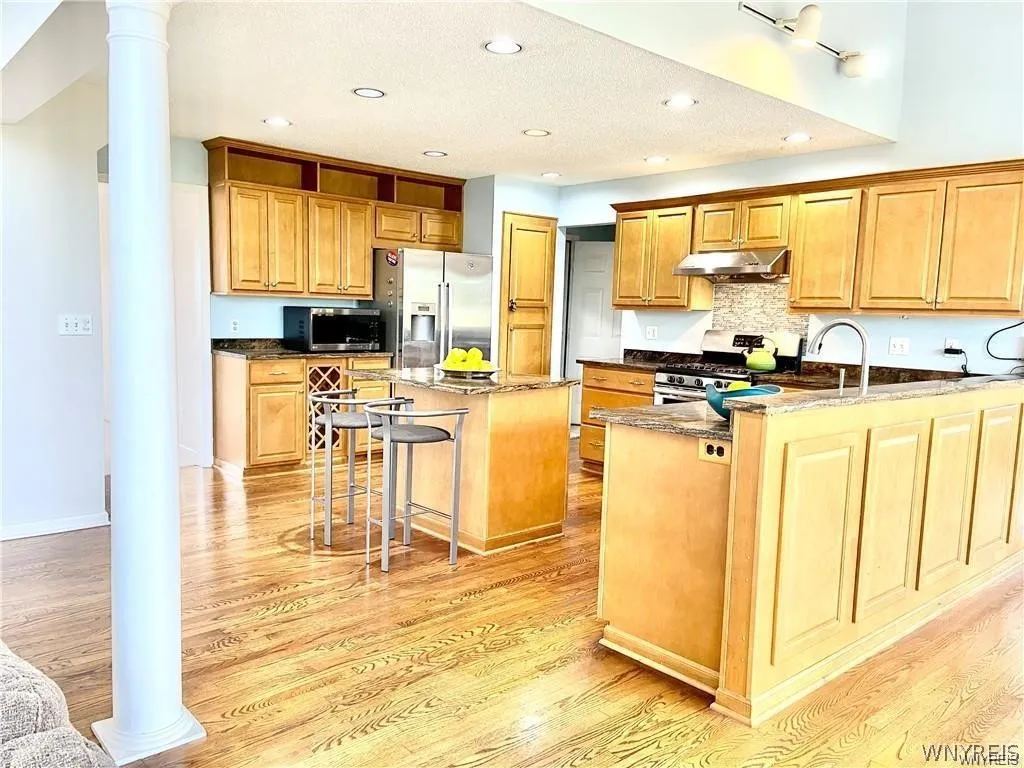 5458 Center Pine Lane, Clarence, New York 14221, Clarence, New York 14221, 4 Bedrooms Bedrooms, 9 Rooms Rooms,2 BathroomsBathrooms,Residential Lease,For Rent,5458 Center Pine Lane, Clarence, New York 14221,0,B1681975