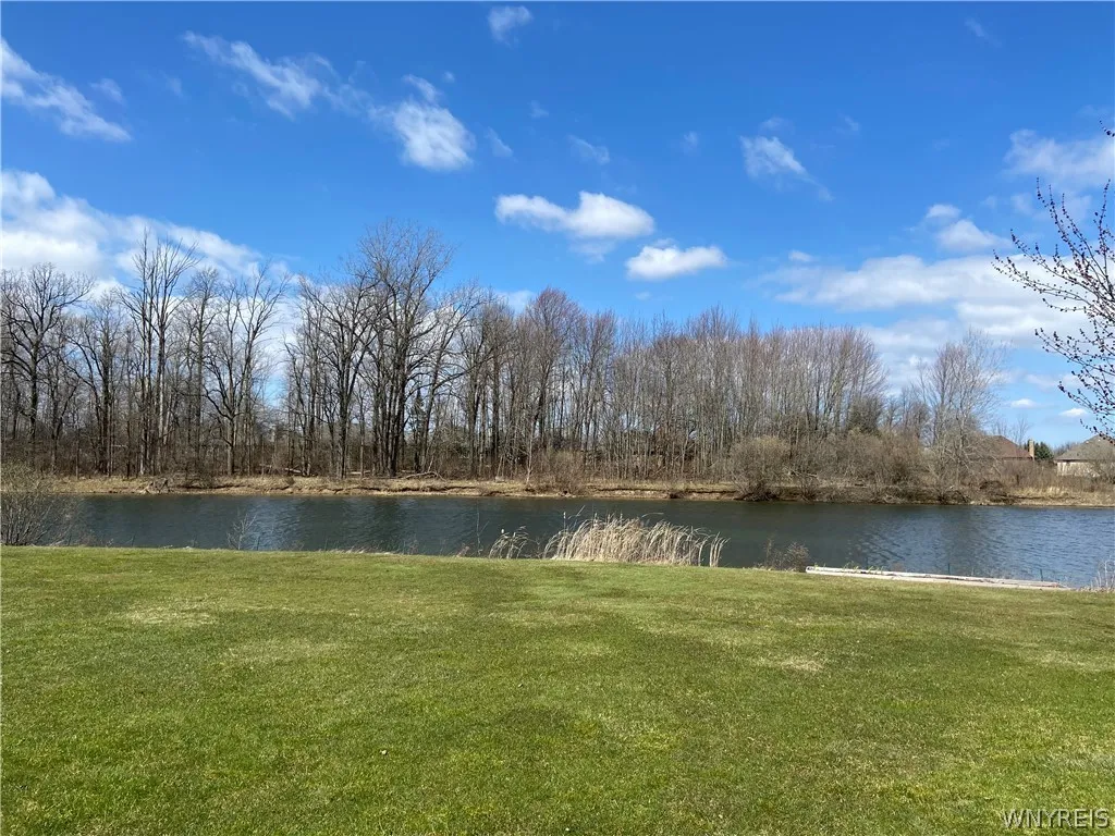 5458 Center Pine Lane, Clarence, New York 14221, Clarence, New York 14221, 4 Bedrooms Bedrooms, 9 Rooms Rooms,2 BathroomsBathrooms,Residential Lease,For Rent,5458 Center Pine Lane, Clarence, New York 14221,0,B1681975