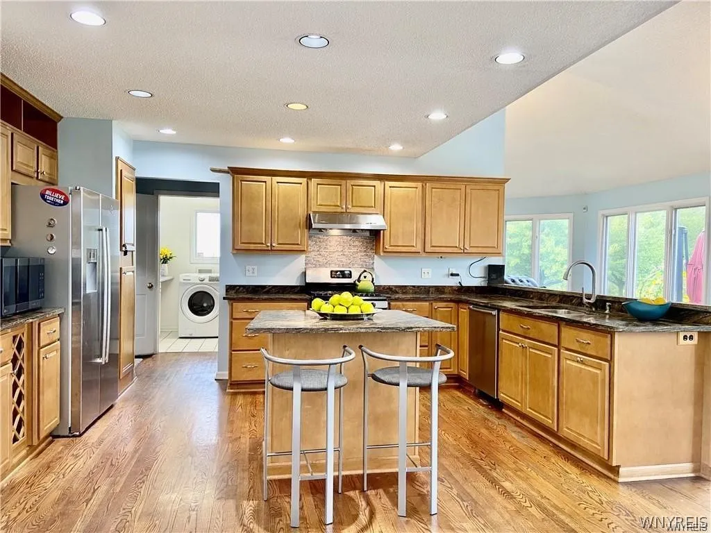 5458 Center Pine Lane, Clarence, New York 14221, Clarence, New York 14221, 4 Bedrooms Bedrooms, 9 Rooms Rooms,2 BathroomsBathrooms,Residential Lease,For Rent,5458 Center Pine Lane, Clarence, New York 14221,0,B1681975