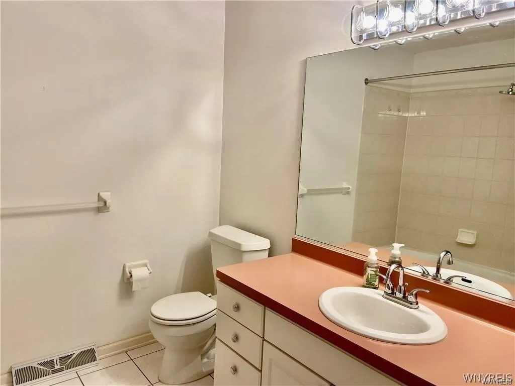 5458 Center Pine Lane, Clarence, New York 14221, Clarence, New York 14221, 4 Bedrooms Bedrooms, 9 Rooms Rooms,2 BathroomsBathrooms,Residential Lease,For Rent,5458 Center Pine Lane, Clarence, New York 14221,0,B1681975