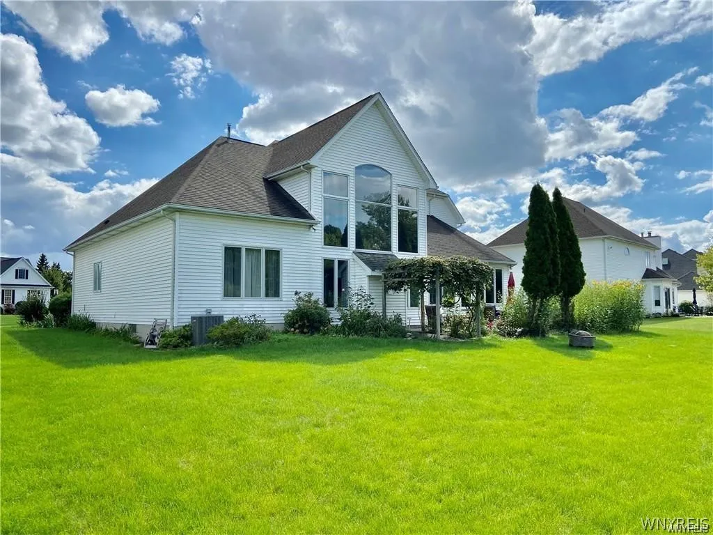 5458 Center Pine Lane, Clarence, New York 14221, Clarence, New York 14221, 4 Bedrooms Bedrooms, 9 Rooms Rooms,2 BathroomsBathrooms,Residential Lease,For Rent,5458 Center Pine Lane, Clarence, New York 14221,0,B1681975