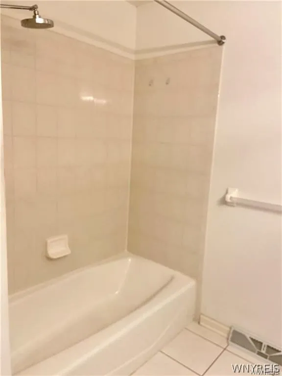 5458 Center Pine Lane, Clarence, New York 14221, Clarence, New York 14221, 4 Bedrooms Bedrooms, 9 Rooms Rooms,2 BathroomsBathrooms,Residential Lease,For Rent,5458 Center Pine Lane, Clarence, New York 14221,0,B1681975