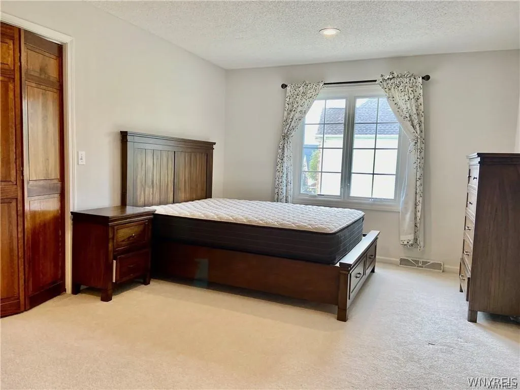 5458 Center Pine Lane, Clarence, New York 14221, Clarence, New York 14221, 4 Bedrooms Bedrooms, 9 Rooms Rooms,2 BathroomsBathrooms,Residential Lease,For Rent,5458 Center Pine Lane, Clarence, New York 14221,0,B1681975
