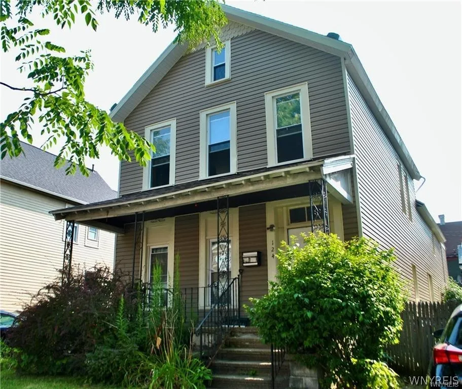 124 Normal Ave Street 2, Buffalo, New York 14222, Buffalo, New York 14222, 3 Bedrooms Bedrooms, 5 Rooms Rooms,1 BathroomBathrooms,Residential Lease,For Rent,124 Normal Ave Street 2, Buffalo, New York 14222,0,B1679486