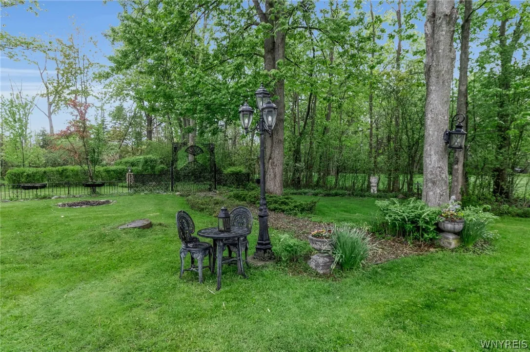 5409 Maelou Drive, Hamburg, New York 14075, Hamburg, New York 14075, 3 Bedrooms Bedrooms, 7 Rooms Rooms,2 BathroomsBathrooms,Residential,Closed,5409 Maelou Drive, Hamburg, New York 14075,0,B1681027