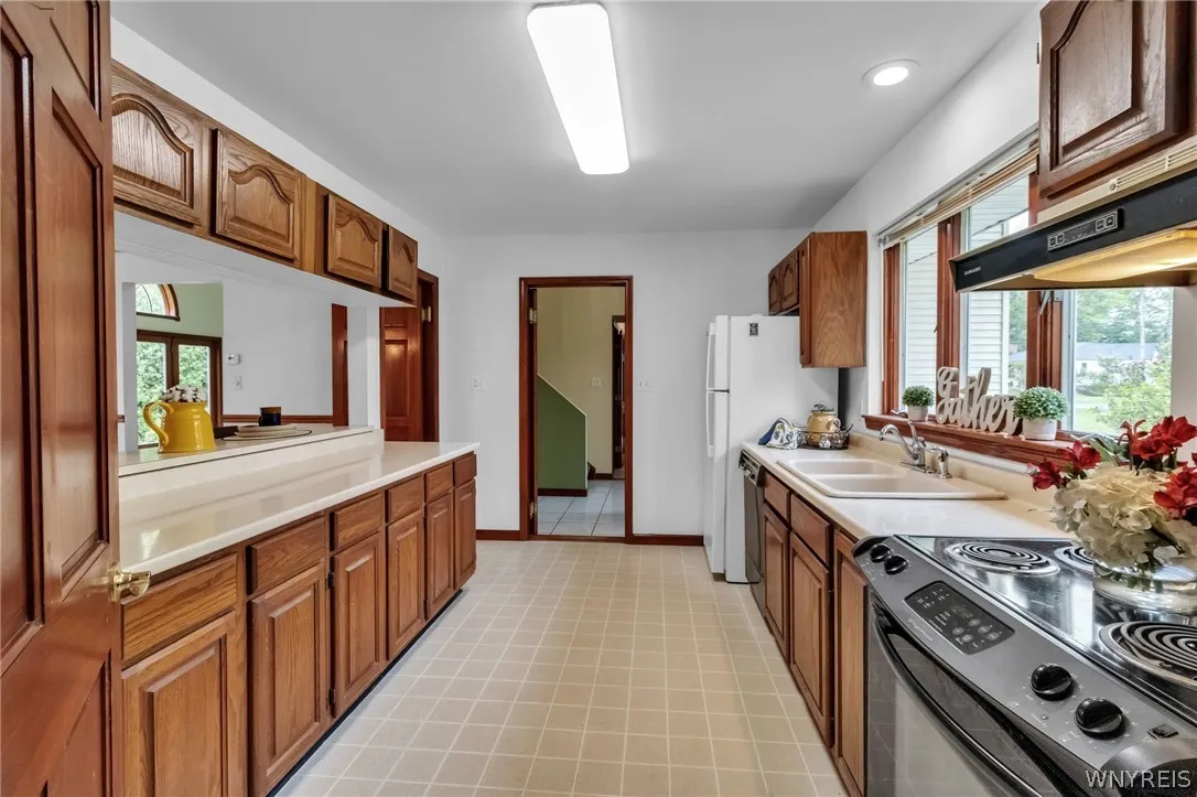 5409 Maelou Drive, Hamburg, New York 14075, Hamburg, New York 14075, 3 Bedrooms Bedrooms, 7 Rooms Rooms,2 BathroomsBathrooms,Residential,Closed,5409 Maelou Drive, Hamburg, New York 14075,0,B1681027