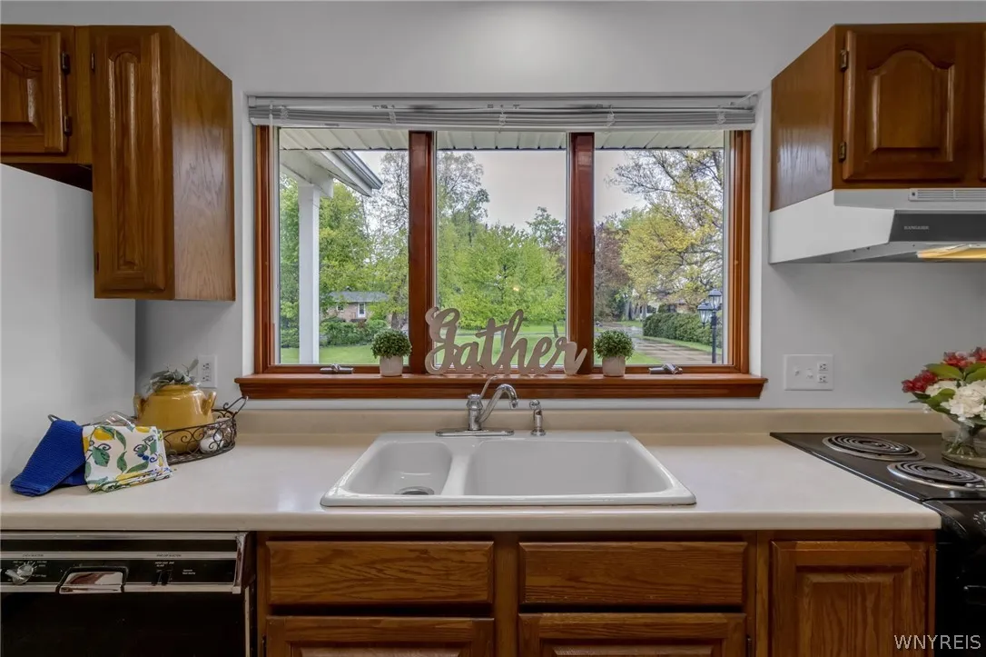 5409 Maelou Drive, Hamburg, New York 14075, Hamburg, New York 14075, 3 Bedrooms Bedrooms, 7 Rooms Rooms,2 BathroomsBathrooms,Residential,Closed,5409 Maelou Drive, Hamburg, New York 14075,0,B1681027