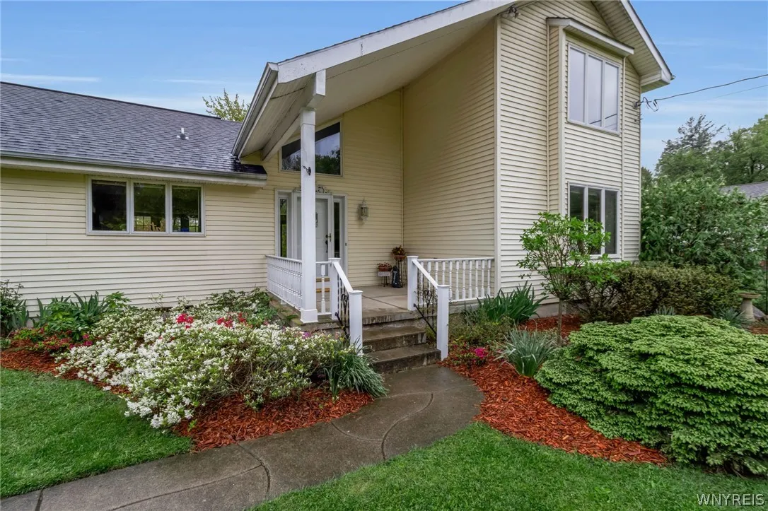5409 Maelou Drive, Hamburg, New York 14075, Hamburg, New York 14075, 3 Bedrooms Bedrooms, 7 Rooms Rooms,2 BathroomsBathrooms,Residential,Closed,5409 Maelou Drive, Hamburg, New York 14075,0,B1681027
