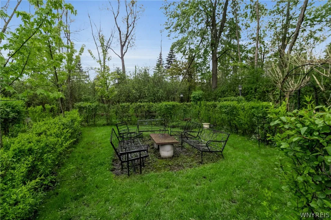 5409 Maelou Drive, Hamburg, New York 14075, Hamburg, New York 14075, 3 Bedrooms Bedrooms, 7 Rooms Rooms,2 BathroomsBathrooms,Residential,Closed,5409 Maelou Drive, Hamburg, New York 14075,0,B1681027