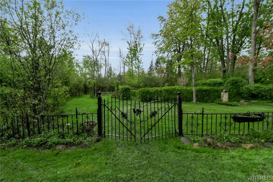 5409 Maelou Drive, Hamburg, New York 14075, Hamburg, New York 14075, 3 Bedrooms Bedrooms, 7 Rooms Rooms,2 BathroomsBathrooms,Residential,Closed,5409 Maelou Drive, Hamburg, New York 14075,0,B1681027