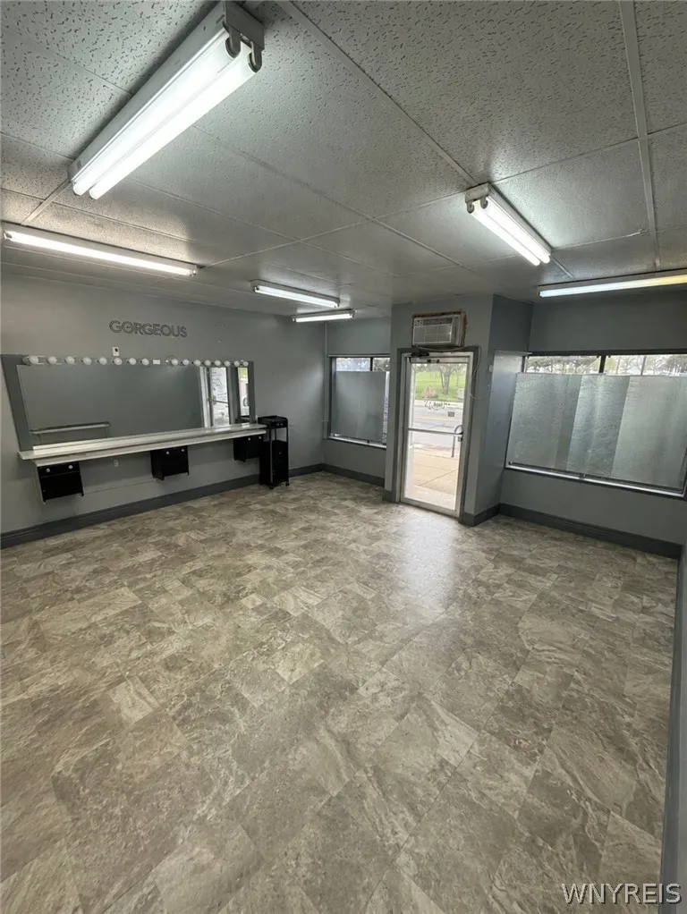 1067 Tonawanda Street, Buffalo, New York 14207, Buffalo, New York 14207, ,Commercial Lease,For Rent,1067 Tonawanda Street, Buffalo, New York 14207,0,B1682118