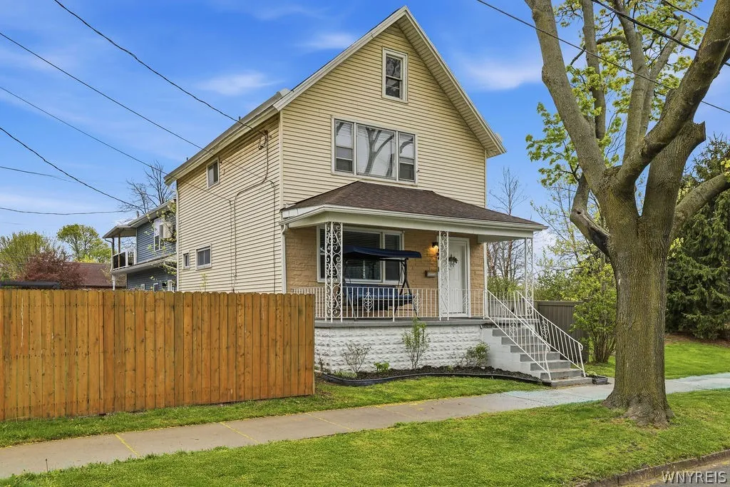 27 Rhode Island Street, Buffalo, New York 14213, Buffalo, New York 14213, 3 Bedrooms Bedrooms, 8 Rooms Rooms,2 BathroomsBathrooms,Residential,For Sale,27 Rhode Island Street, Buffalo, New York 14213,0,B1682182