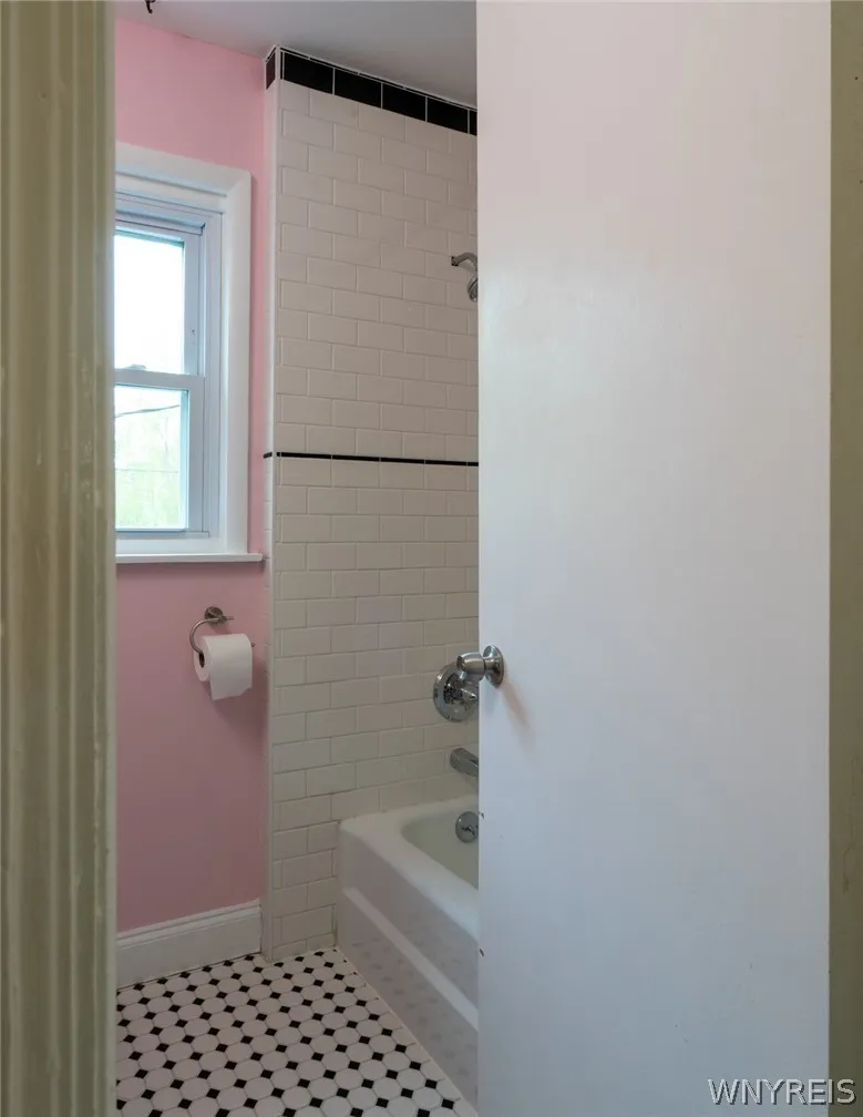 299 West Delavan Ave Avenue, Buffalo, New York 142, Buffalo, New York 14213, 4 Bedrooms Bedrooms, 7 Rooms Rooms,1 BathroomBathrooms,Residential,For Sale,299 West Delavan Ave Avenue, Buffalo, New York 142,0,B1681994
