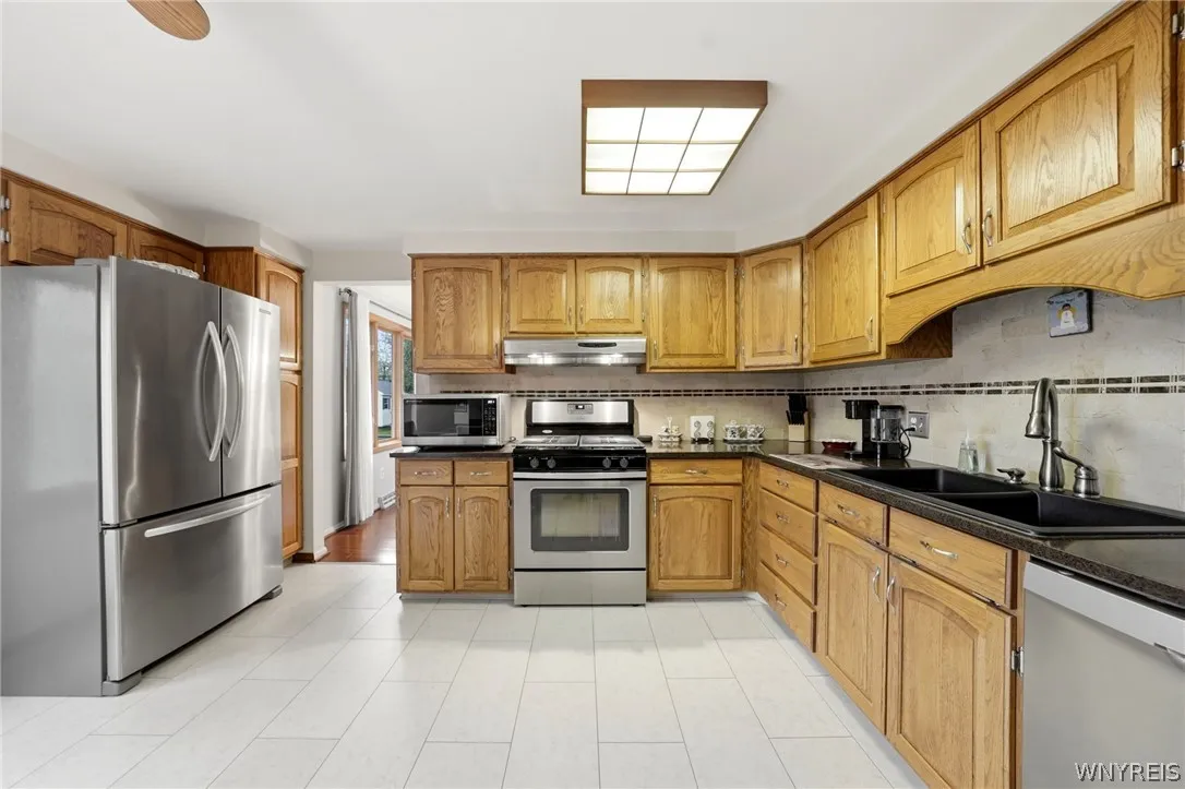 86 Tartan Lane, Amherst, New York 14221, Amherst, New York 14221, 3 Bedrooms Bedrooms, 7 Rooms Rooms,1 BathroomBathrooms,Residential,For Sale,86 Tartan Lane, Amherst, New York 14221,0,B1681650