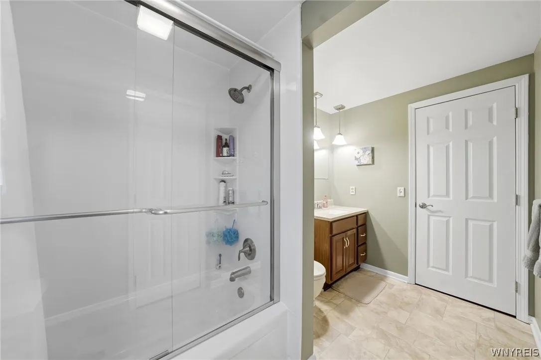 86 Tartan Lane, Amherst, New York 14221, Amherst, New York 14221, 3 Bedrooms Bedrooms, 7 Rooms Rooms,1 BathroomBathrooms,Residential,For Sale,86 Tartan Lane, Amherst, New York 14221,0,B1681650