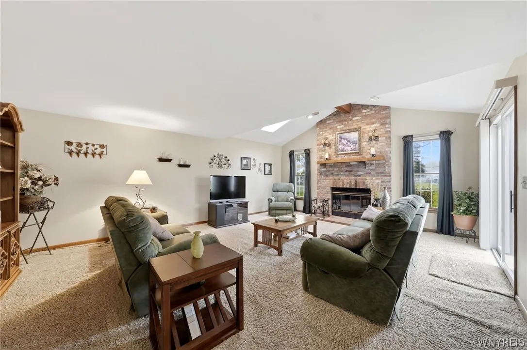 86 Tartan Lane, Amherst, New York 14221, Amherst, New York 14221, 3 Bedrooms Bedrooms, 7 Rooms Rooms,1 BathroomBathrooms,Residential,For Sale,86 Tartan Lane, Amherst, New York 14221,0,B1681650