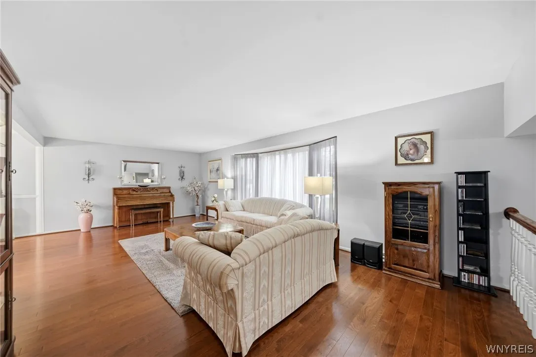 86 Tartan Lane, Amherst, New York 14221, Amherst, New York 14221, 3 Bedrooms Bedrooms, 7 Rooms Rooms,1 BathroomBathrooms,Residential,For Sale,86 Tartan Lane, Amherst, New York 14221,0,B1681650