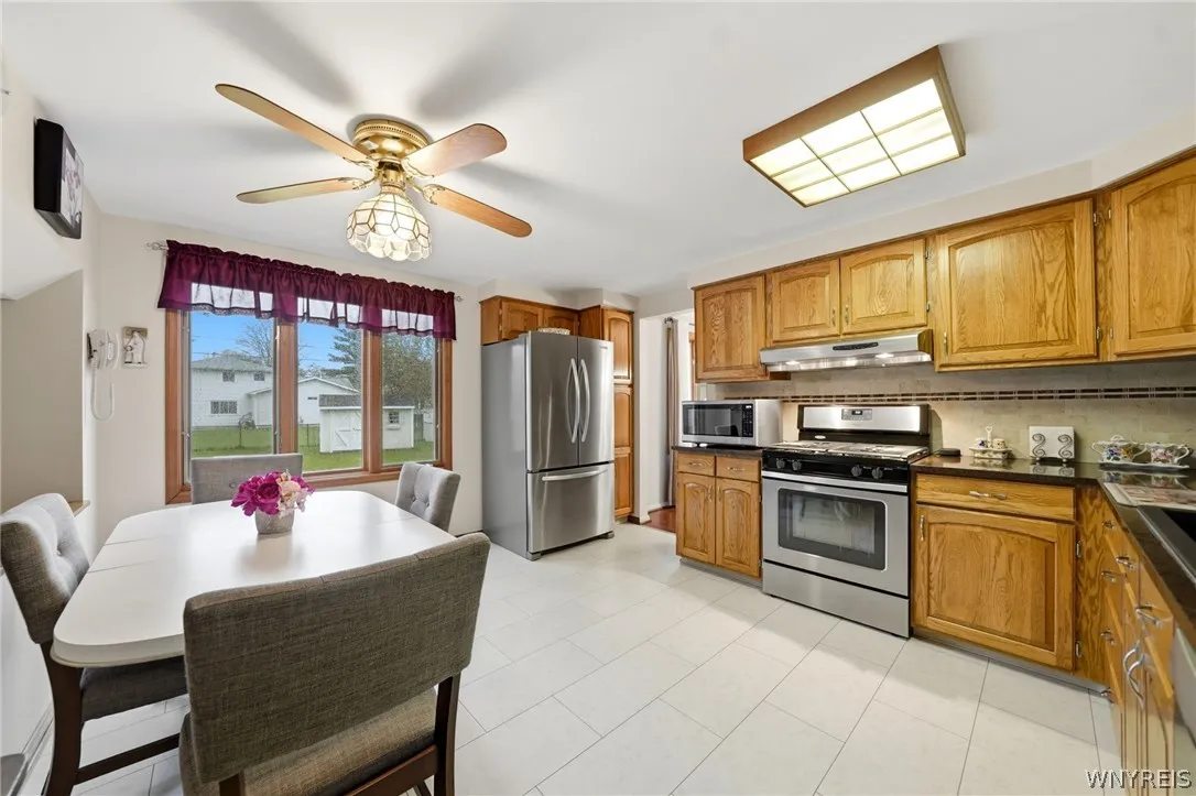 86 Tartan Lane, Amherst, New York 14221, Amherst, New York 14221, 3 Bedrooms Bedrooms, 7 Rooms Rooms,1 BathroomBathrooms,Residential,For Sale,86 Tartan Lane, Amherst, New York 14221,0,B1681650