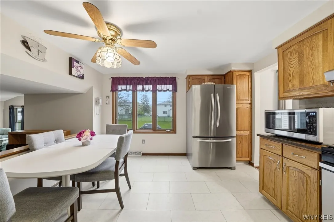 86 Tartan Lane, Amherst, New York 14221, Amherst, New York 14221, 3 Bedrooms Bedrooms, 7 Rooms Rooms,1 BathroomBathrooms,Residential,For Sale,86 Tartan Lane, Amherst, New York 14221,0,B1681650