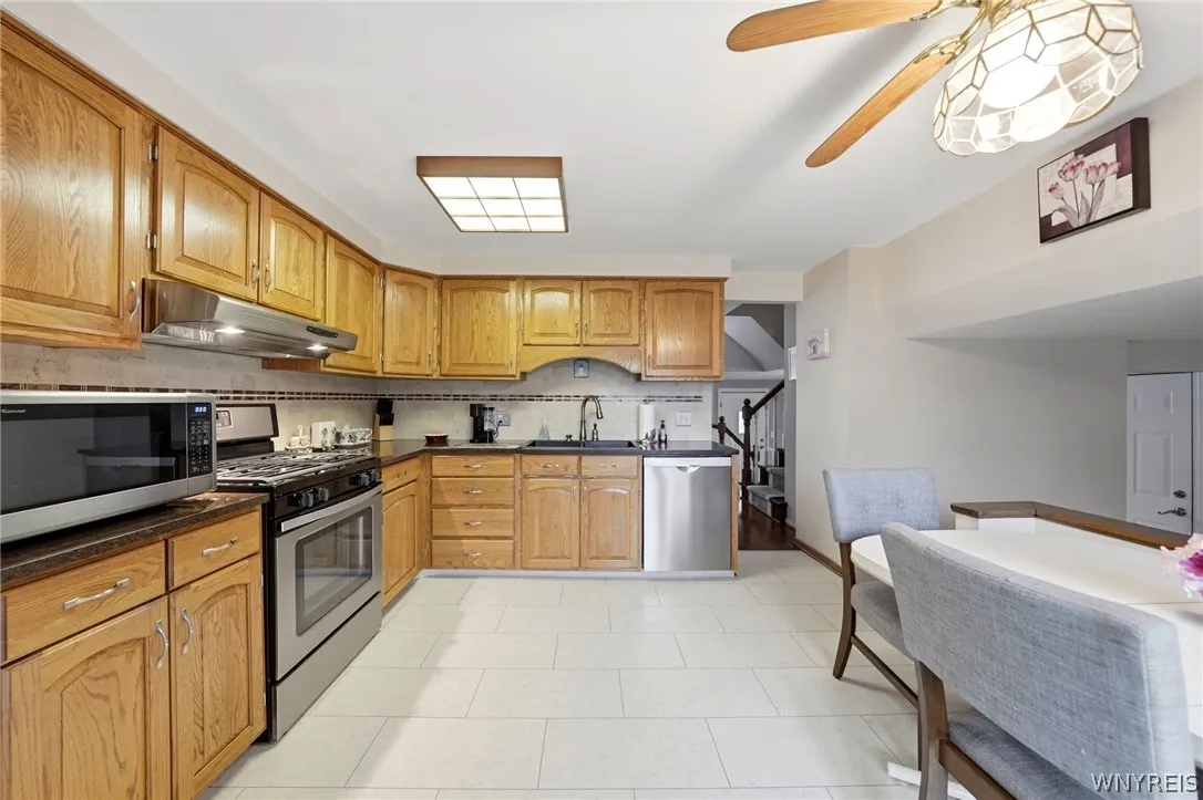 86 Tartan Lane, Amherst, New York 14221, Amherst, New York 14221, 3 Bedrooms Bedrooms, 7 Rooms Rooms,1 BathroomBathrooms,Residential,For Sale,86 Tartan Lane, Amherst, New York 14221,0,B1681650