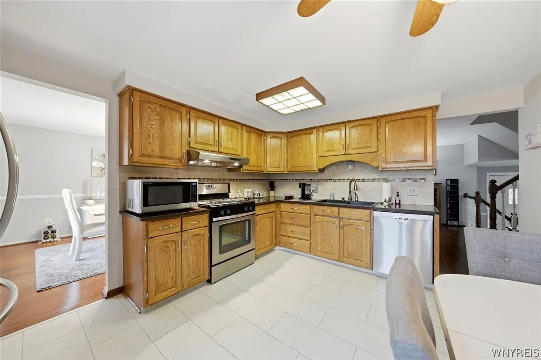 86 Tartan Lane, Amherst, New York 14221, Amherst, New York 14221, 3 Bedrooms Bedrooms, 7 Rooms Rooms,1 BathroomBathrooms,Residential,For Sale,86 Tartan Lane, Amherst, New York 14221,0,B1681650