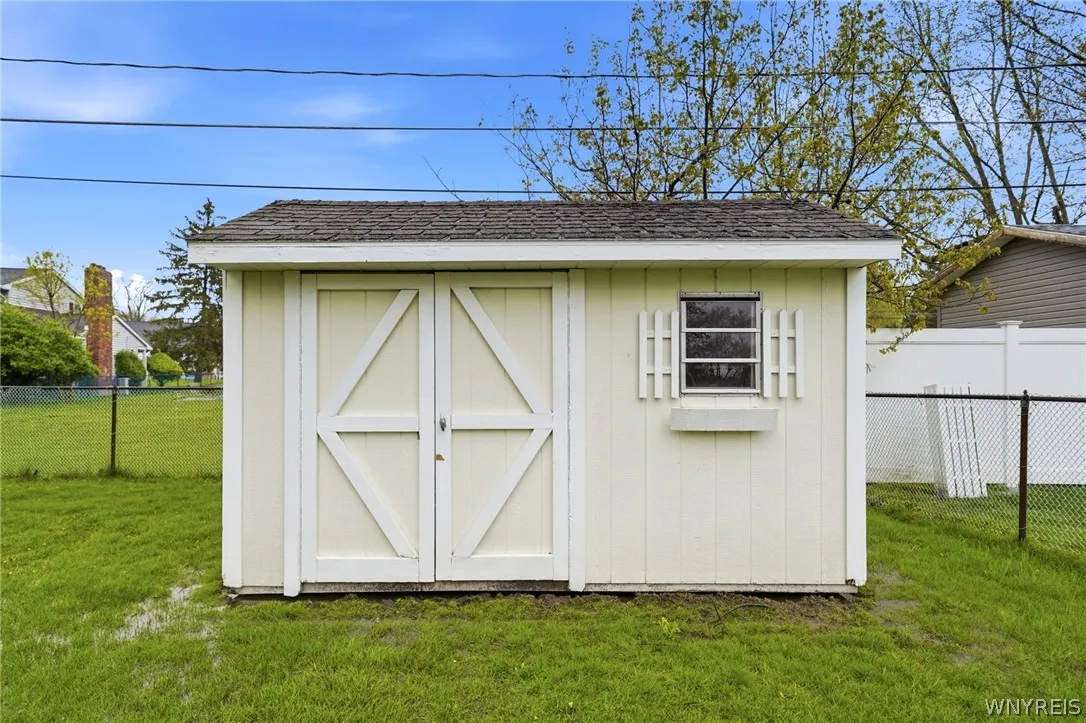 86 Tartan Lane, Amherst, New York 14221, Amherst, New York 14221, 3 Bedrooms Bedrooms, 7 Rooms Rooms,1 BathroomBathrooms,Residential,For Sale,86 Tartan Lane, Amherst, New York 14221,0,B1681650