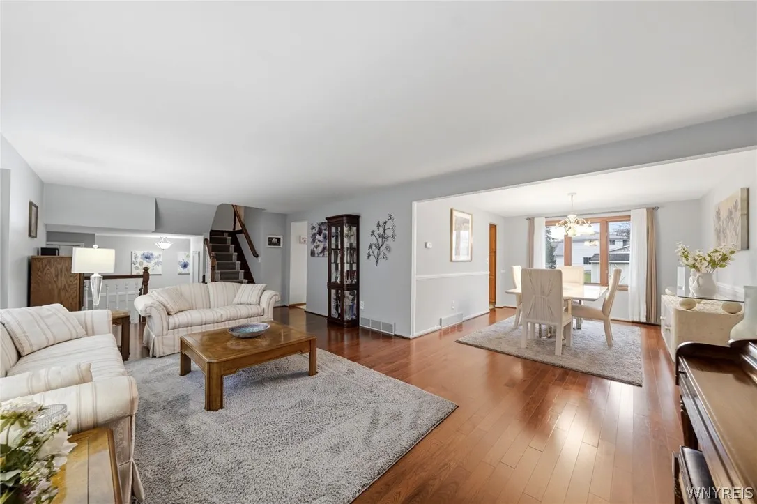 86 Tartan Lane, Amherst, New York 14221, Amherst, New York 14221, 3 Bedrooms Bedrooms, 7 Rooms Rooms,1 BathroomBathrooms,Residential,For Sale,86 Tartan Lane, Amherst, New York 14221,0,B1681650