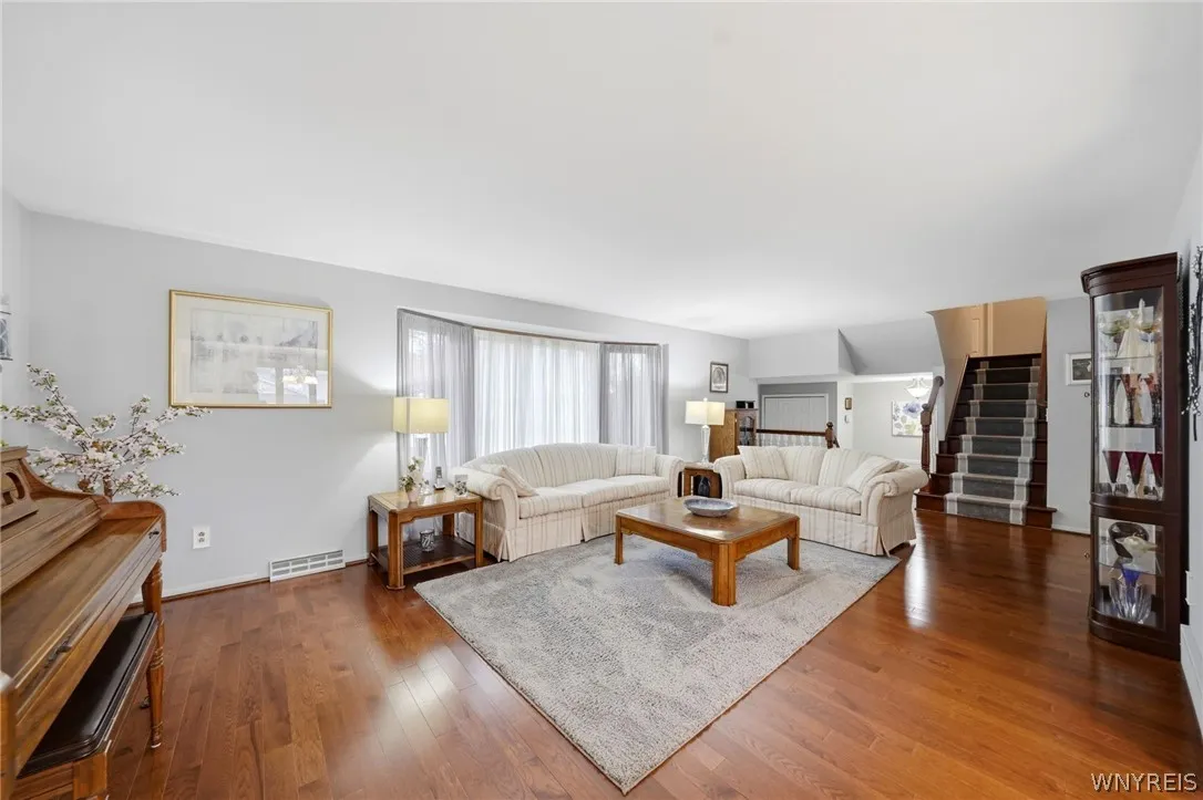 86 Tartan Lane, Amherst, New York 14221, Amherst, New York 14221, 3 Bedrooms Bedrooms, 7 Rooms Rooms,1 BathroomBathrooms,Residential,For Sale,86 Tartan Lane, Amherst, New York 14221,0,B1681650