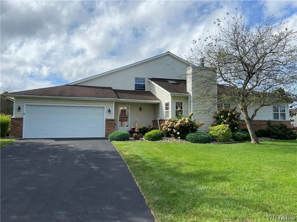 20 Southwick Drive, Orchard Park, New York 14127, Orchard Park, New York 14127, 3 Bedrooms Bedrooms, 8 Rooms Rooms,2 BathroomsBathrooms,Residential Lease,For Rent,20 Southwick Drive, Orchard Park, New York 14127,0,B1682225