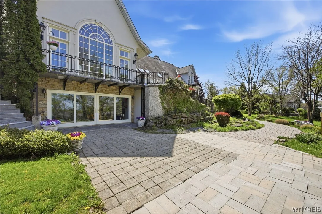 224 Village Pointe Lane, Amherst, New York 14221, Amherst, New York 14221, 4 Bedrooms Bedrooms, 10 Rooms Rooms,5 BathroomsBathrooms,Residential,For Sale,224 Village Pointe Lane, Amherst, New York 14221,0,B1682061