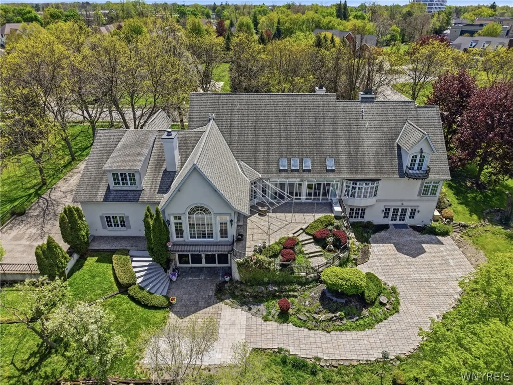 224 Village Pointe Lane, Amherst, New York 14221, Amherst, New York 14221, 4 Bedrooms Bedrooms, 10 Rooms Rooms,5 BathroomsBathrooms,Residential,For Sale,224 Village Pointe Lane, Amherst, New York 14221,0,B1682061